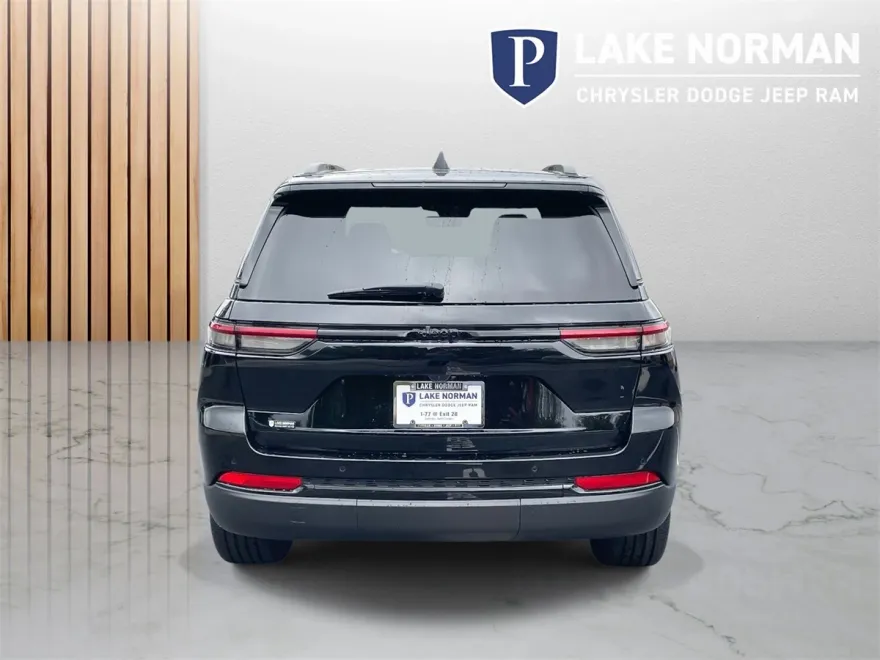 2025 Jeep Grand Cherokee Altitude X photo 1