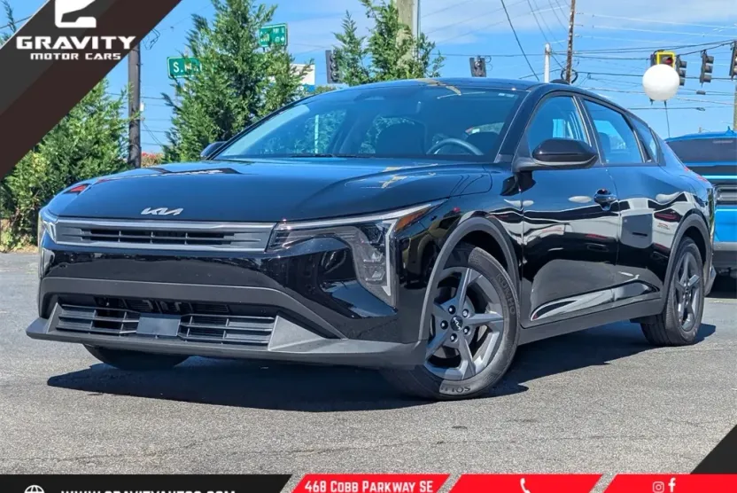 2025 Kia K4 LXS photo 1