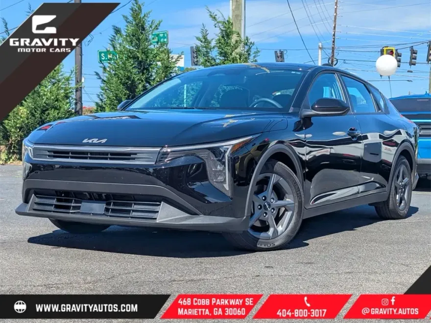 2025 Kia K4 LXS photo 1