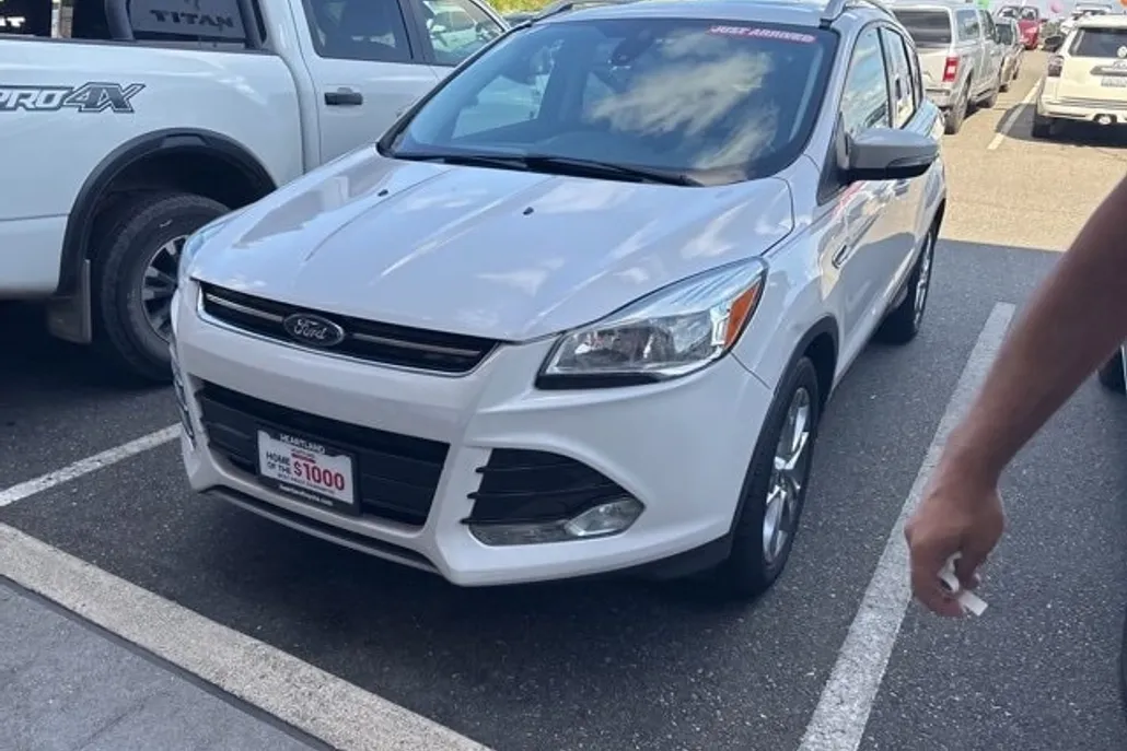 2016 Ford Escape Titanium photo 1