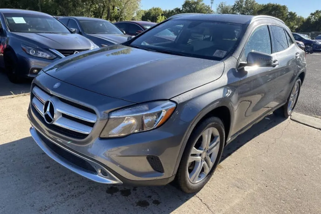 2017 Mercedes Benz GLA 250 photo 1