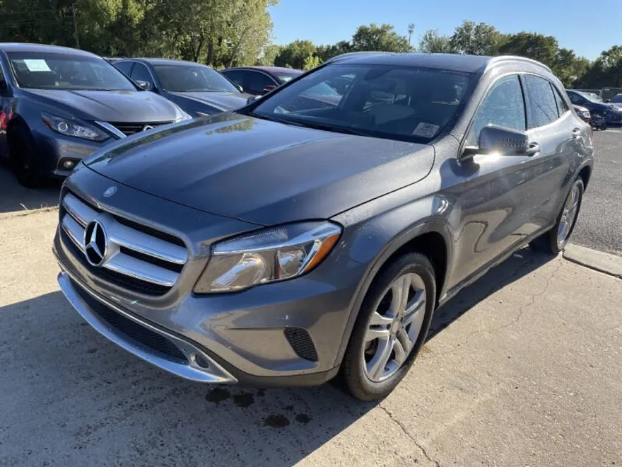 2017 Mercedes Benz GLA 250 photo 1