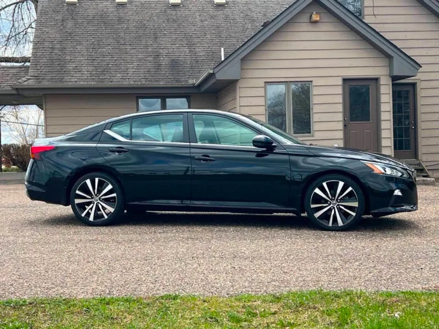 2020 Nissan Altima 2.5 SR photo 1
