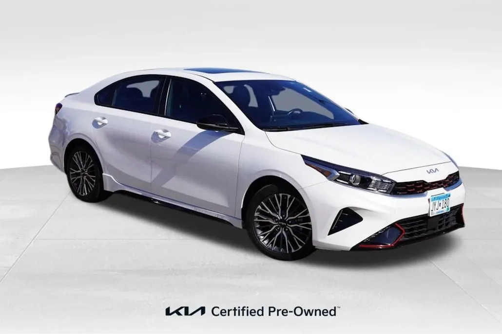 2023 Kia Forte GT-Line photo 1