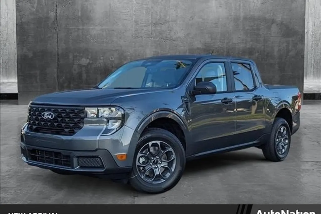 2025 Ford Maverick XLT photo 1