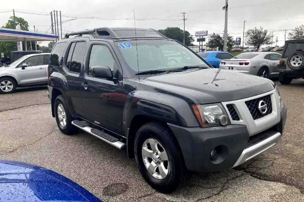 2010 Nissan Xterra S photo 1