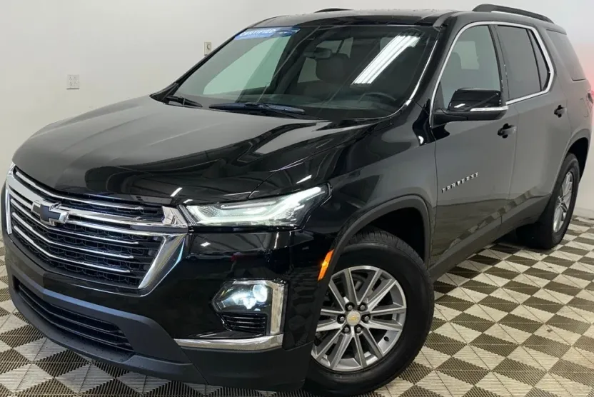 2022 Chevrolet Traverse Leather photo 1