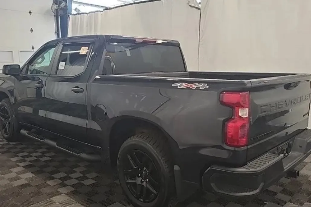 2022 Chevrolet Silverado 1500 Custom photo 1