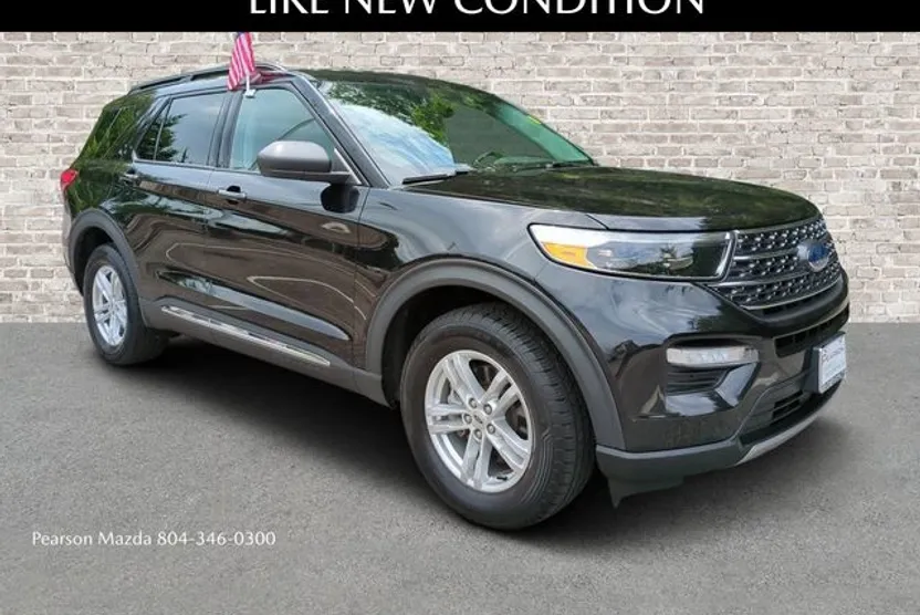 2022 Ford Explorer XLT photo 1