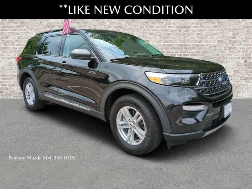 2022 Ford Explorer XLT photo 1