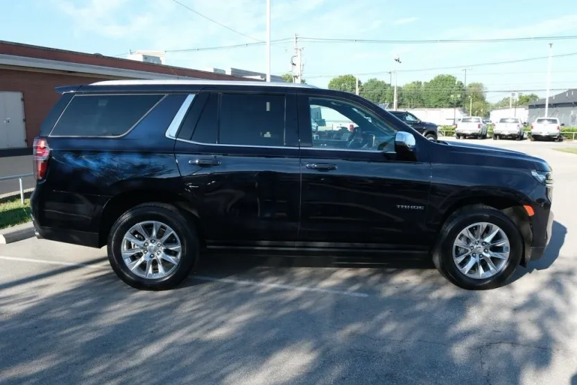 2022 Chevrolet Tahoe Premier photo 1