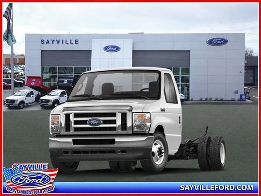 2025 Ford E-450 photo 1