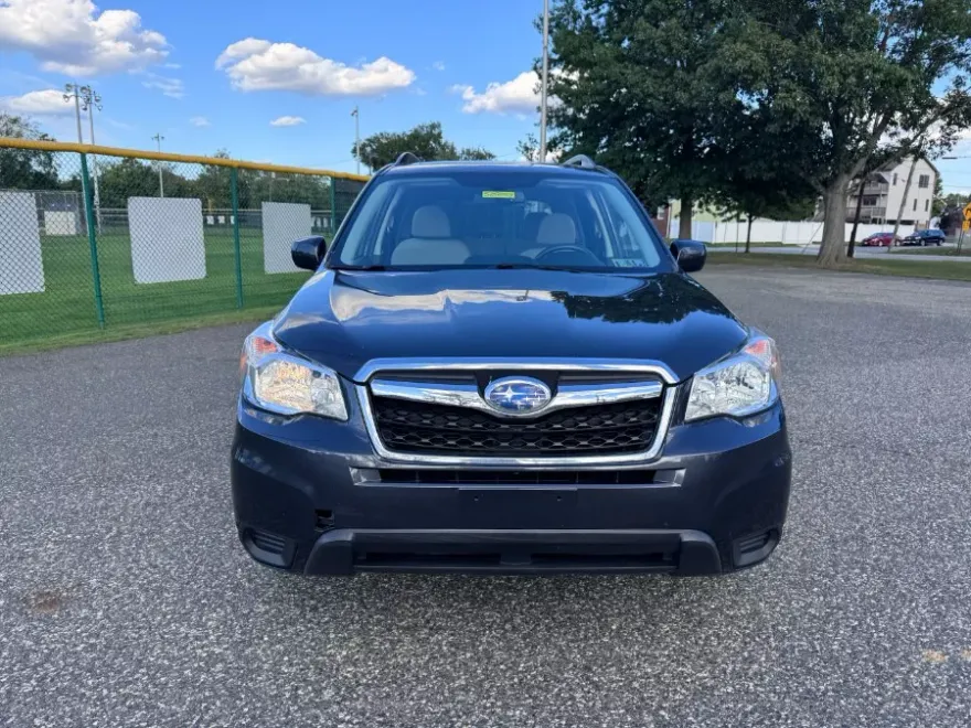 2014 Subaru Forester 2.5i Premium photo 1