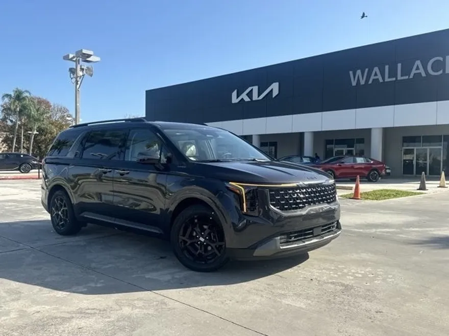 2025 Kia Carnival SX Prestige photo 1