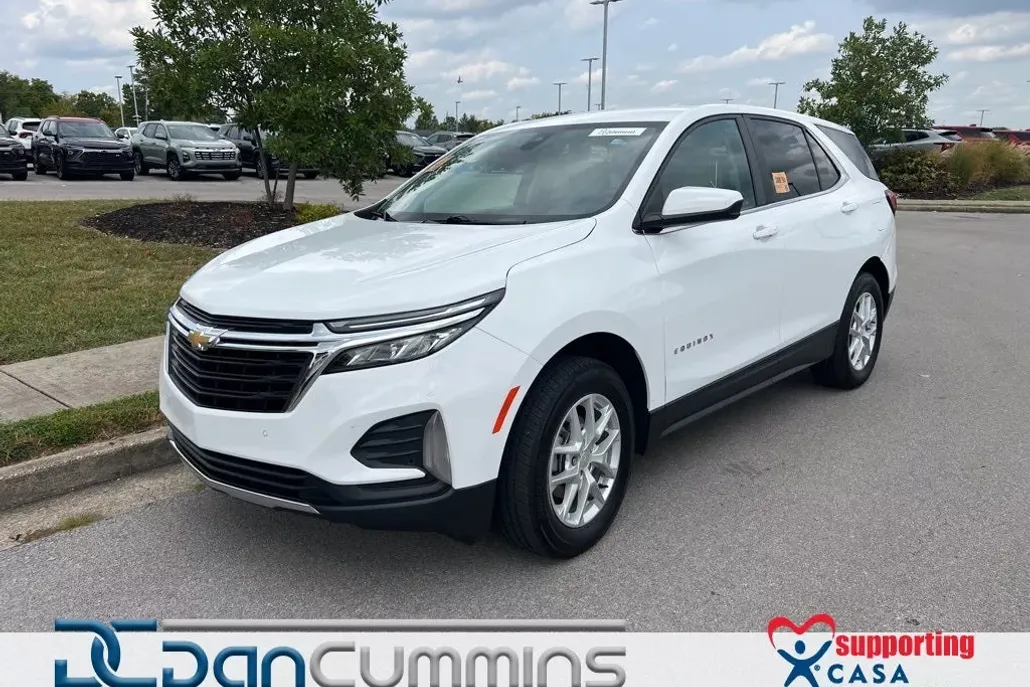 2023 Chevrolet Equinox LT photo 1