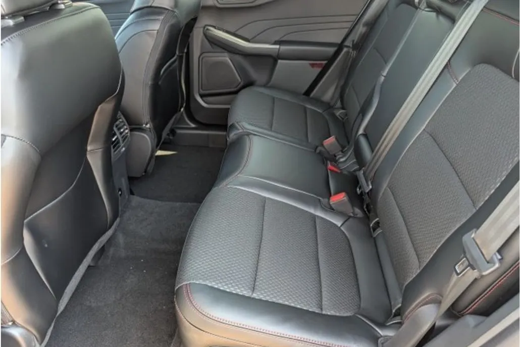 2025 Ford Escape ST-Line Sport photo 1