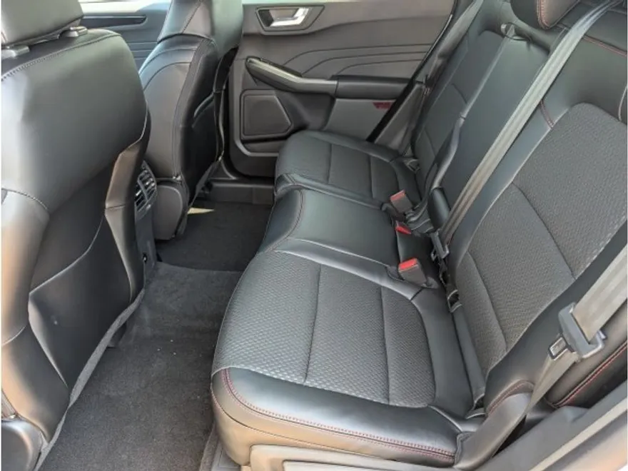 2025 Ford Escape ST-Line Sport photo 1