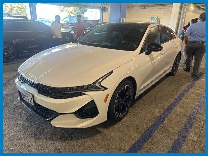 2022 Kia K5 GT-Line photo 1