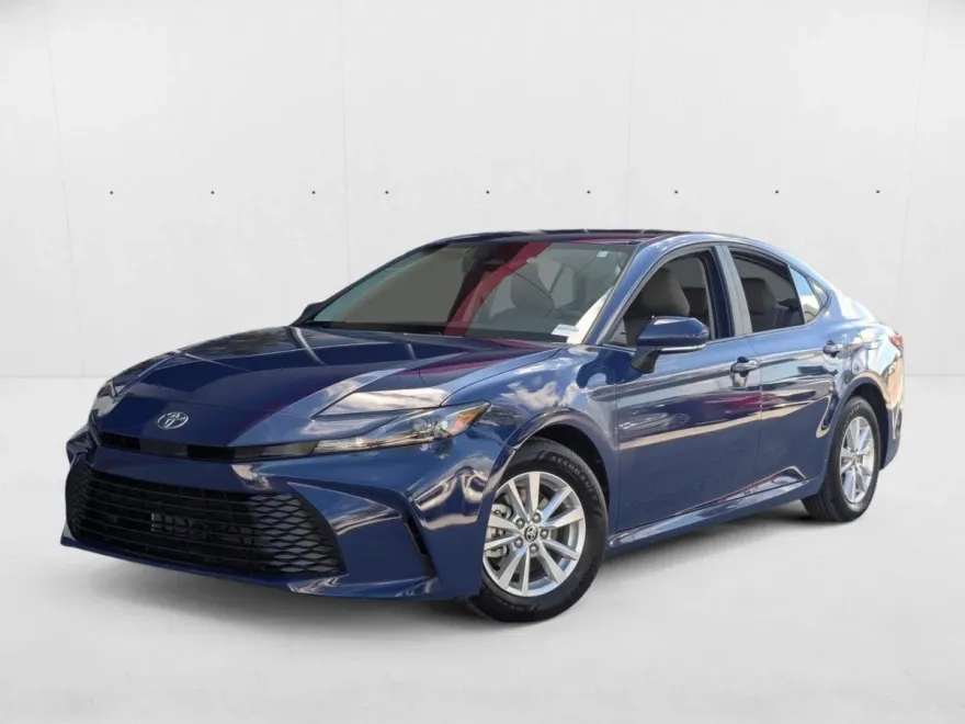 2025 Toyota Camry LE photo 1