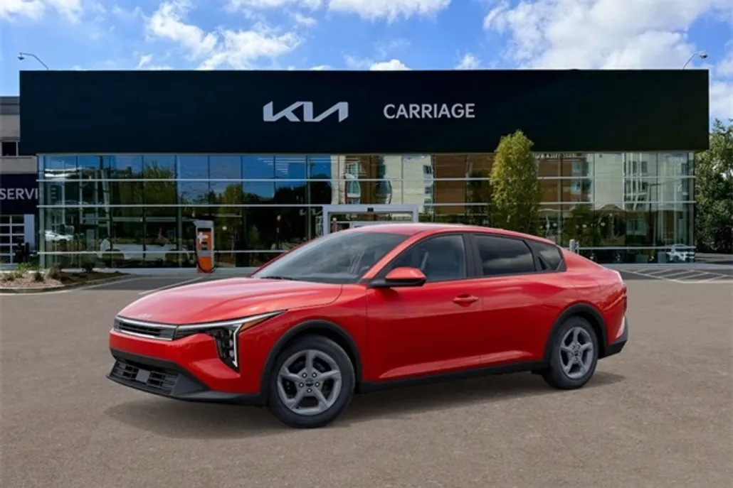 2025 Kia K4 LXS photo 1