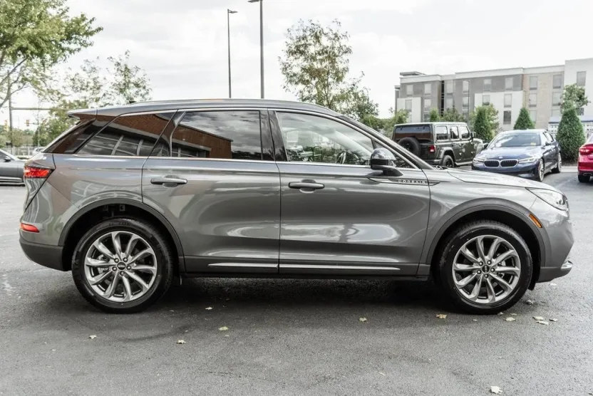 2022 Lincoln Corsair Standard photo 1