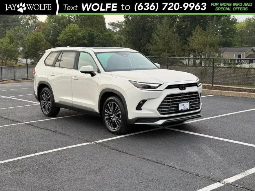 2024 Toyota Highlander Hybrid Platinum photo 1