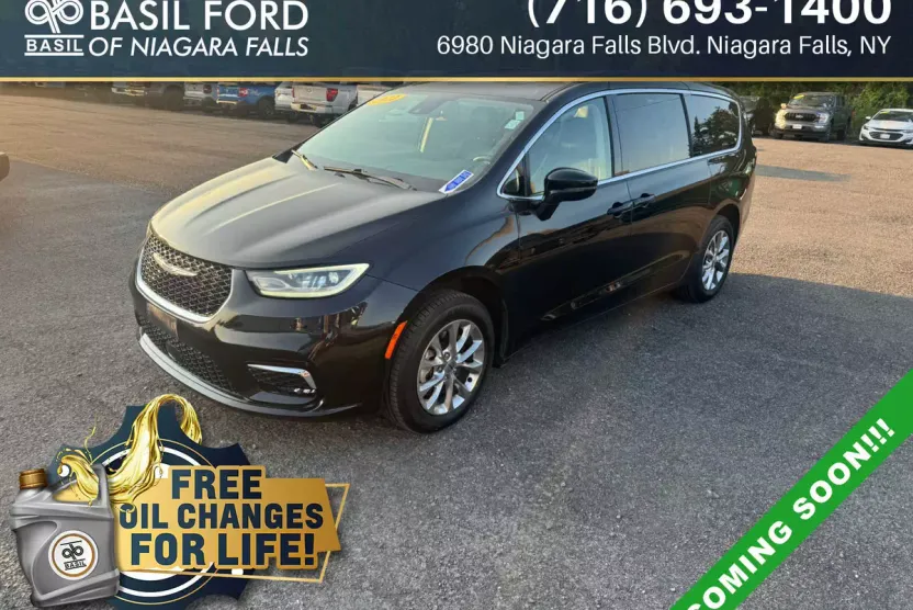 2022 Chrysler Pacifica Touring L photo 1