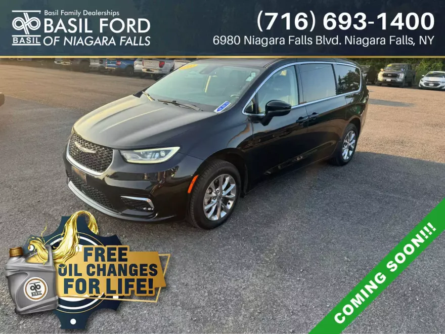 2022 Chrysler Pacifica Touring L photo 1