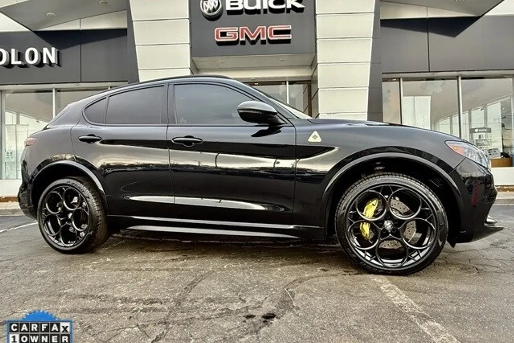 2024 Alfa Romeo Stelvio Quadrifoglio photo 1