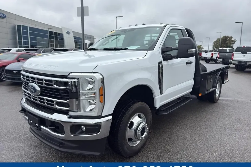 2024 Ford F-350 XL photo 1
