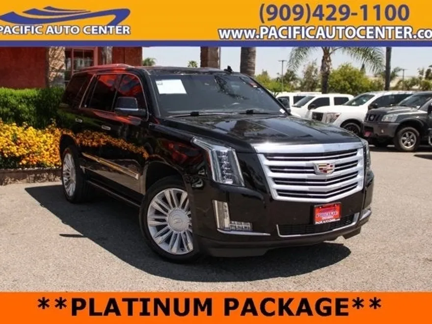 2018 Cadillac Escalade Platinum photo 1