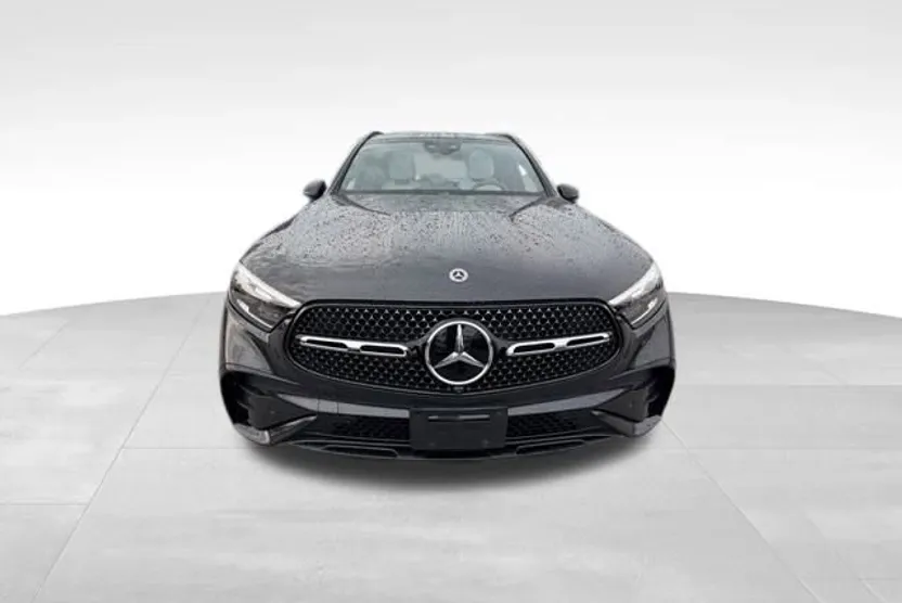 2024 Mercedes Benz GLC 300 4MATIC photo 1