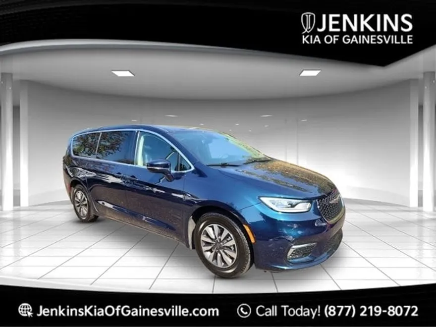 2022 Chrysler Pacifica Hybrid Touring L photo 1
