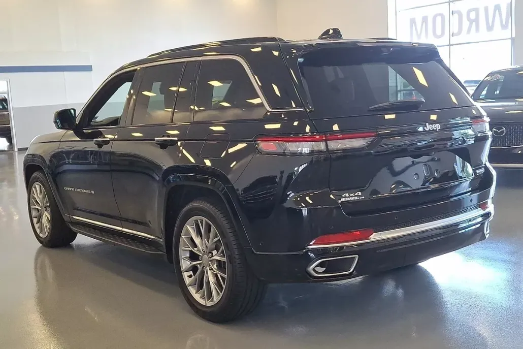2025 Jeep Grand Cherokee Summit photo 1