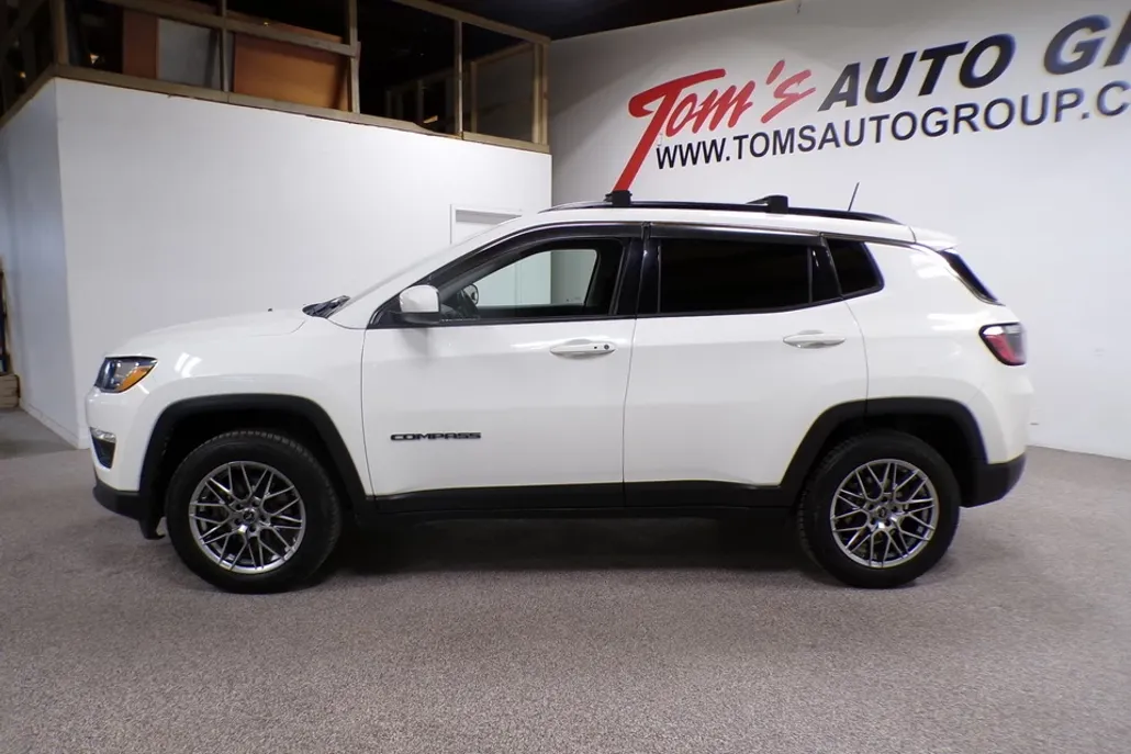 2021 Jeep Compass Latitude photo 1