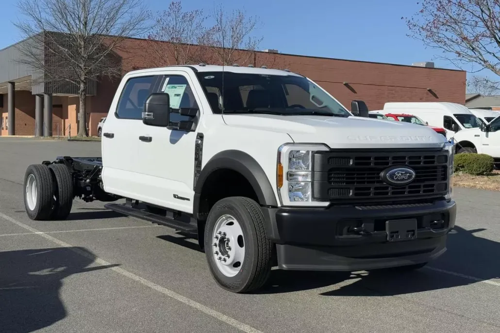 2025 Ford F-550 XL photo 1