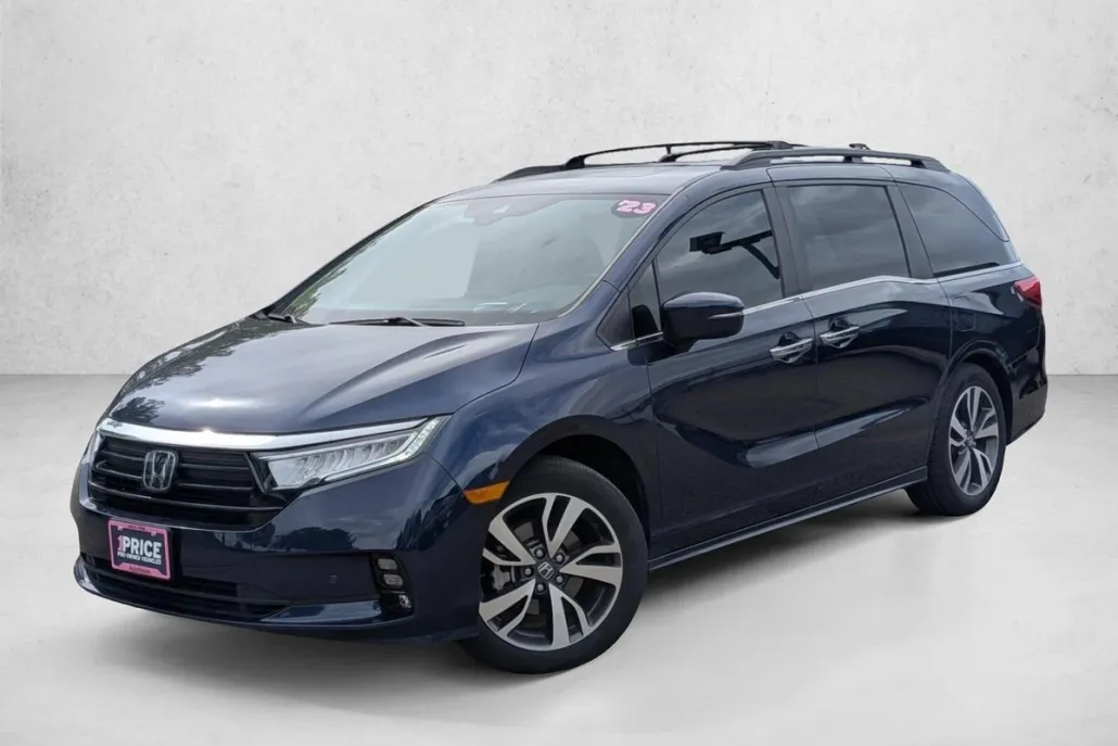 2023 Honda Odyssey Touring photo 1