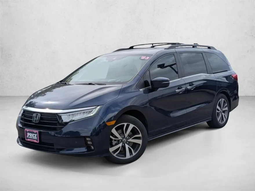 2023 Honda Odyssey Touring photo 1