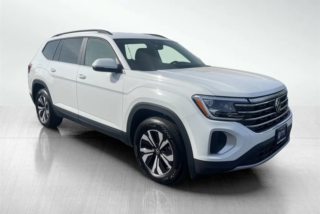 2024 Volkswagen Atlas SE photo 1