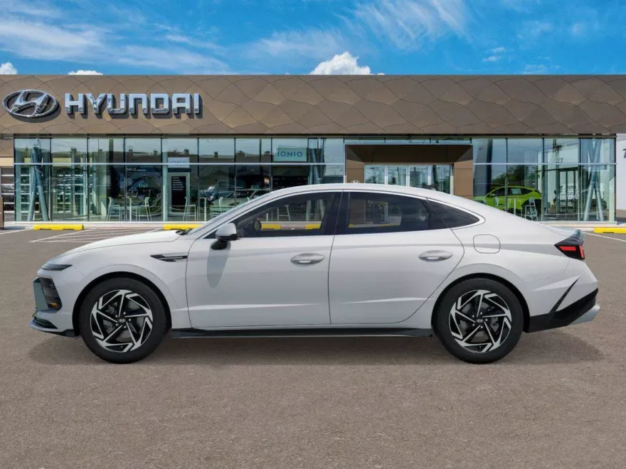 2026 Hyundai Sonata SEL Sport photo 1