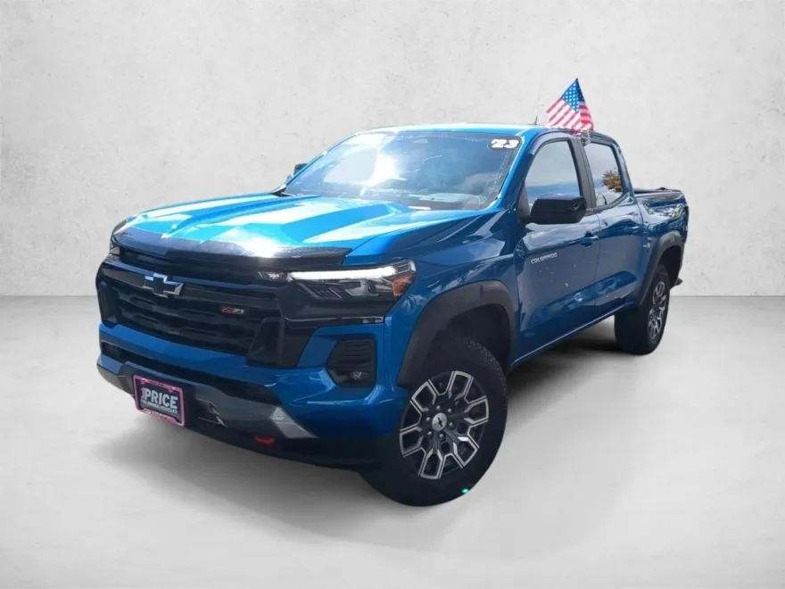 2023 Chevrolet Colorado Z71 photo 1