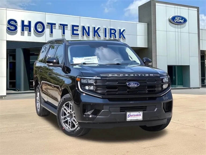 2025 Ford Expedition photo 1