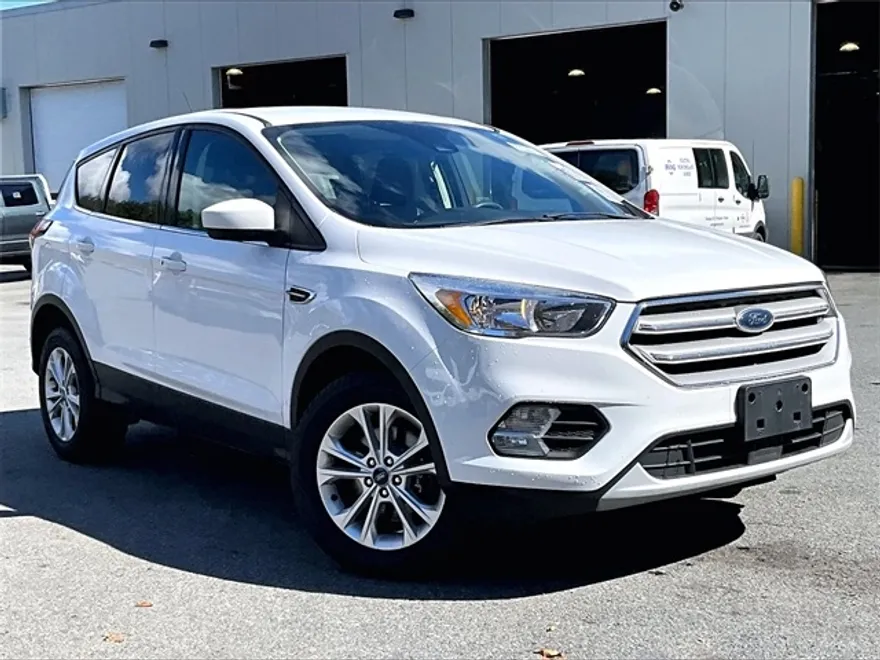 2019 Ford Escape SE photo 1