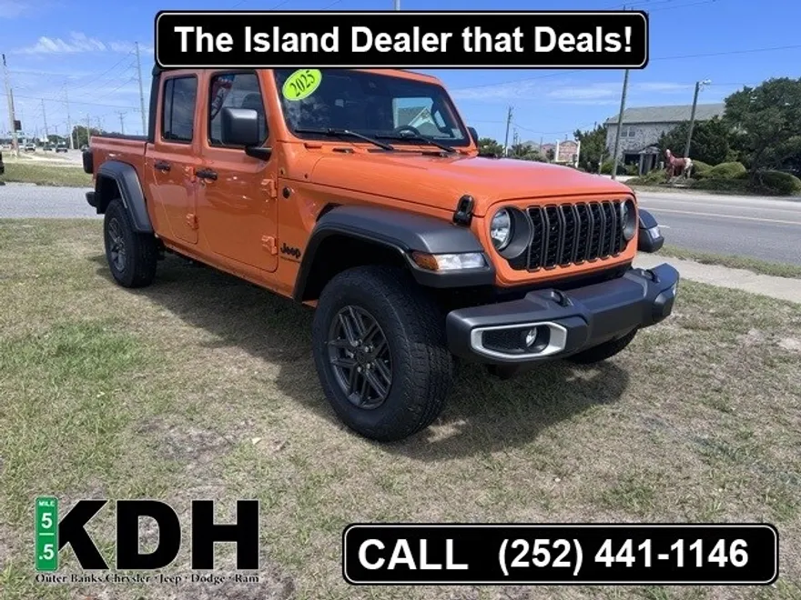 2025 Jeep Gladiator Sport S photo 1