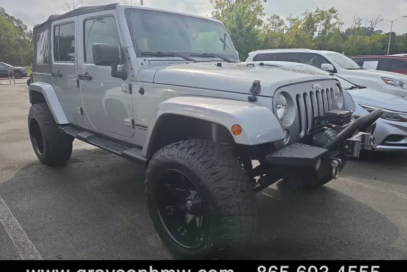 2015 Jeep Wrangler Unlimited Sahara photo 1