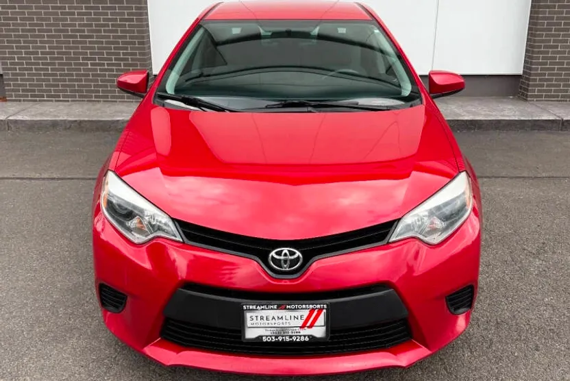 2014 Toyota Corolla LE Plus photo 1