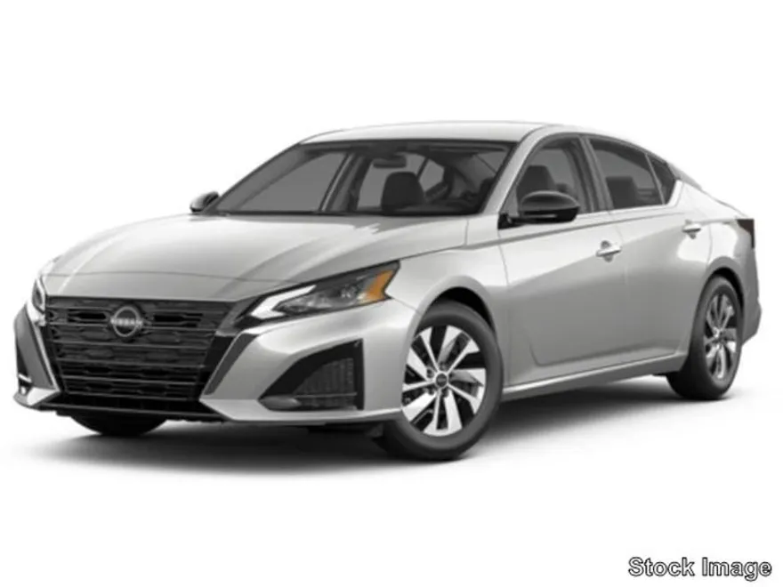 2024 Nissan Altima 2.5 SR photo 1