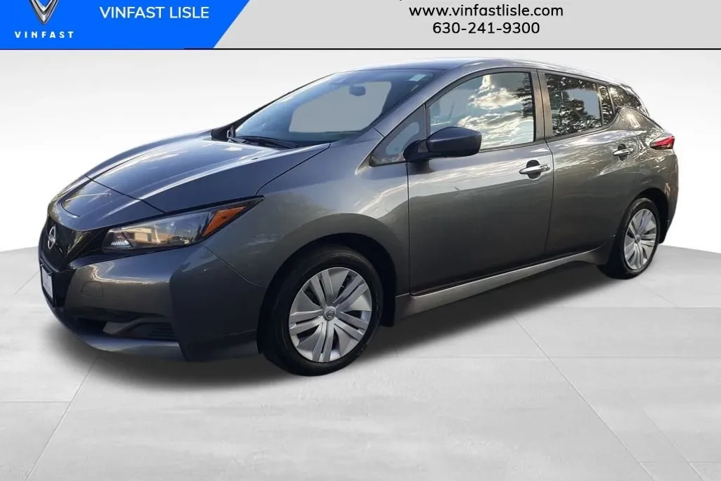 2023 Nissan Leaf S photo 1