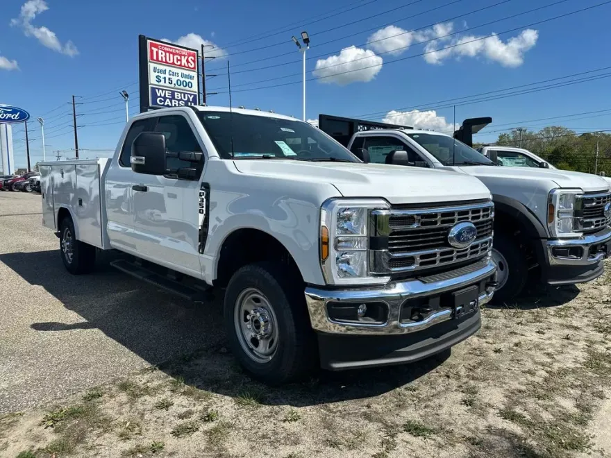 2025 Ford F-350 XL photo 1