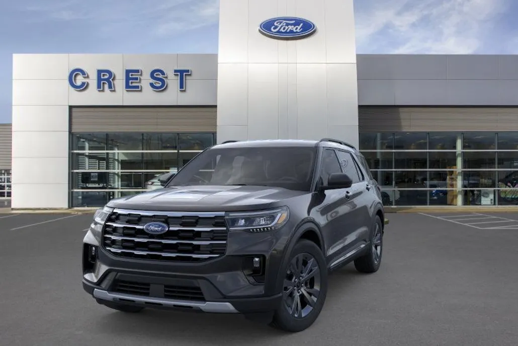 2025 Ford Explorer photo 1